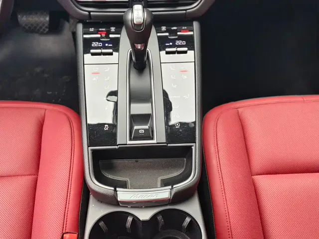 Porsche Macan — Фото автомобиля 12