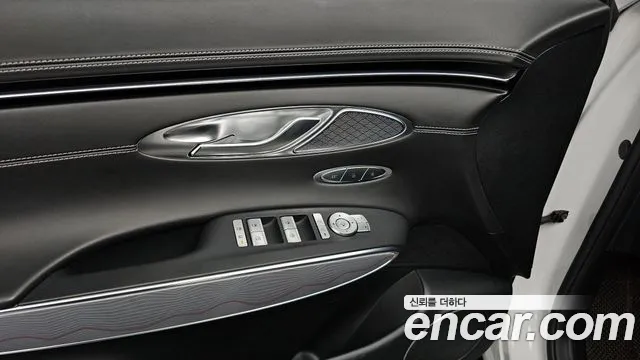 Genesis GV70 2.5T Бензин AWD — Фото автомобиля 17