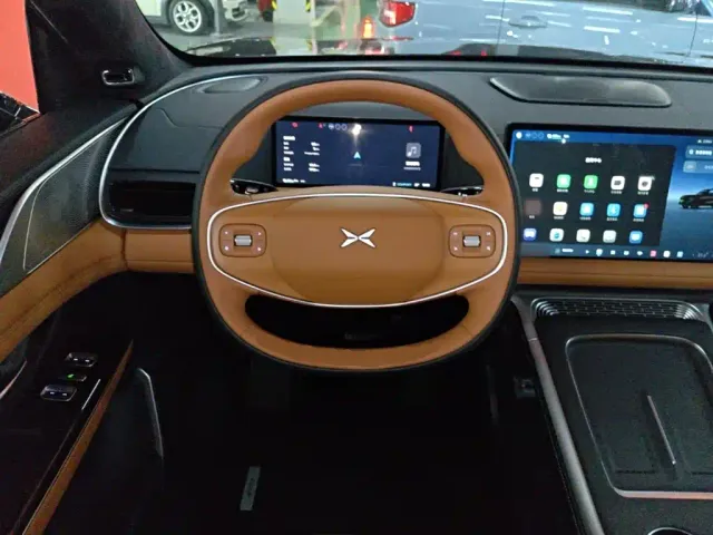 Xpeng G9 — Фото автомобиля 10