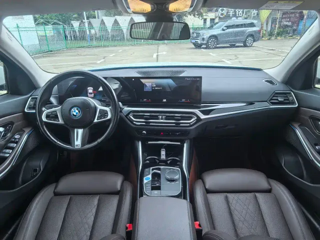 BMW i3 — Фото автомобиля 10