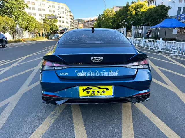 Hyundai Elantra — Фото автомобиля 6
