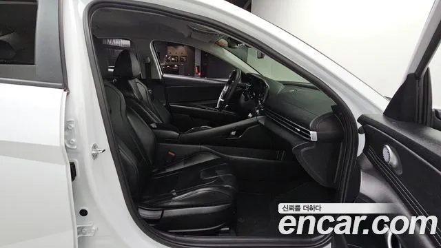 Hyundai AVANTE Avante (CN7) — Фото автомобиля 12