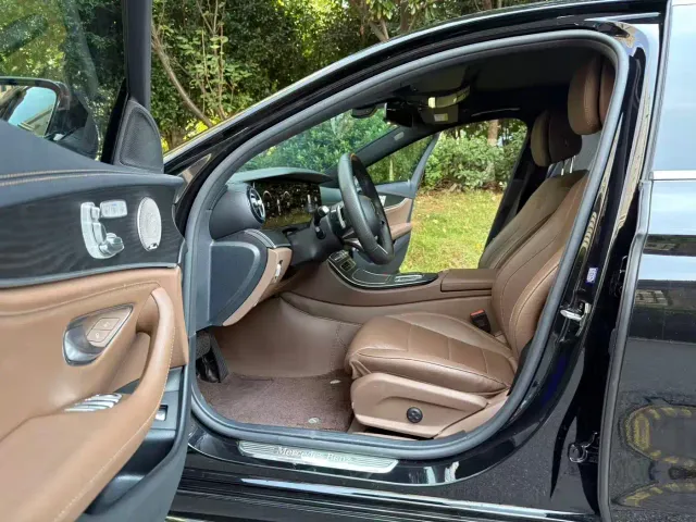 Mercedes-Benz E-Class — Фото автомобиля 8