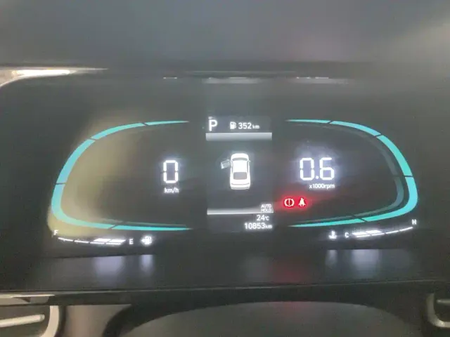 Hyundai Elantra — Фото автомобиля 14