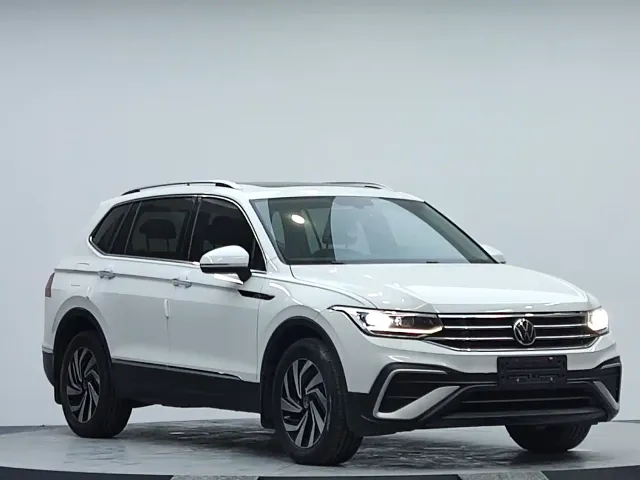 Volkswagen Tiguan L — Фото автомобиля 3