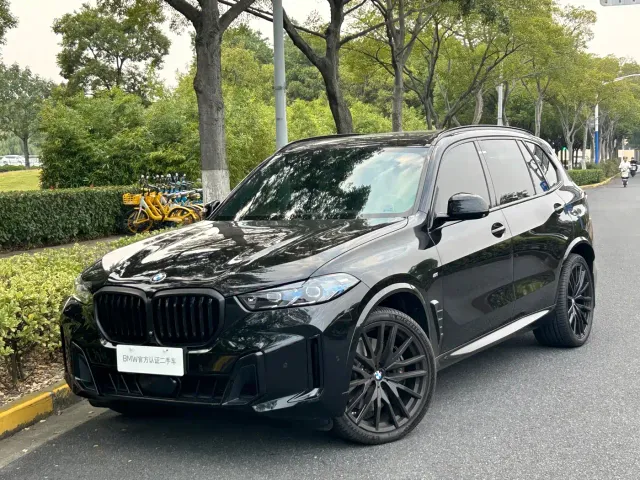 Фотография автомобиля — BMW X5