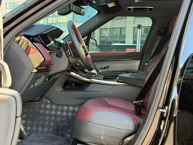 Land Rover Range Rover Sport — Фото автомобиля 7