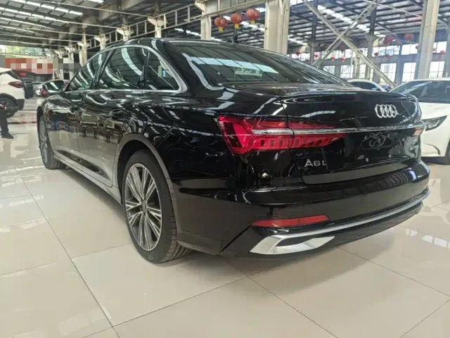 Audi A6L — Фото автомобиля 4