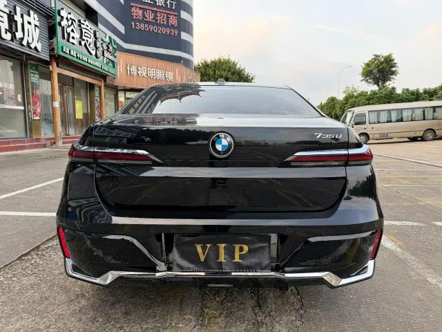 BMW 7 Series — Фото автомобиля 8