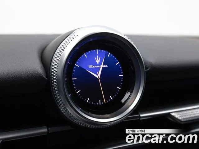 Maserati Grecale — Фото автомобиля 19