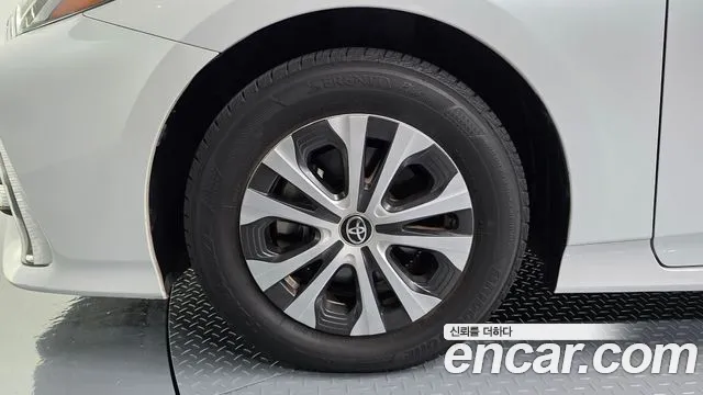 Toyota Prius — Фото автомобиля 5