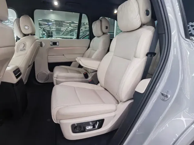 Li Auto L9 — Фото автомобиля 5