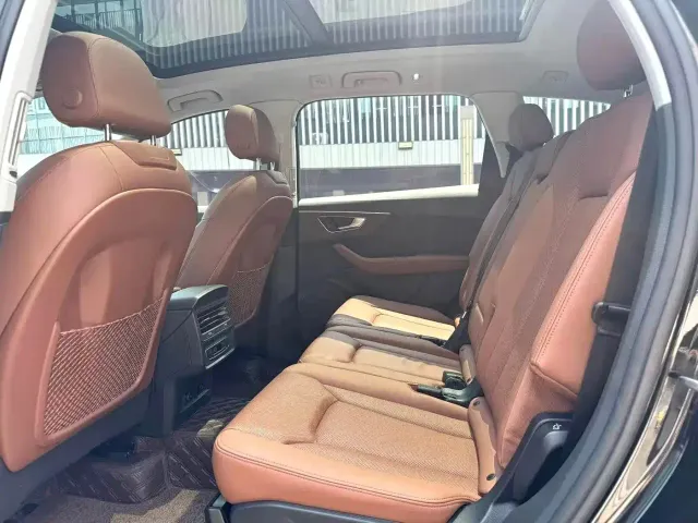 Audi Q7 — Фото автомобиля 6