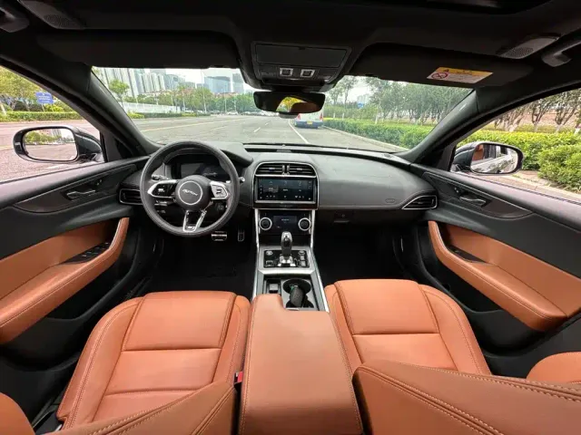 Jaguar XEL — Фото автомобиля 4