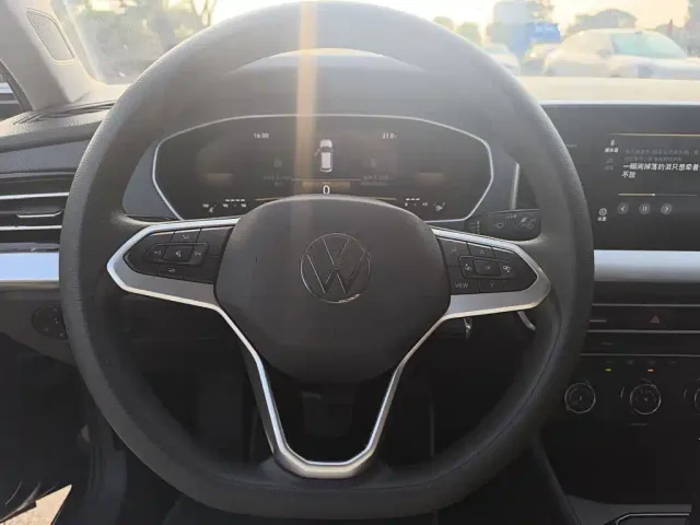 Volkswagen Lavida — Фото автомобиля 2