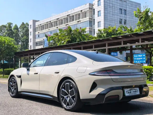 Xiaomi Auto Xiaomi SU7 2024 RWD Long Range Intelligent Driving Edition — Фото автомобиля 9