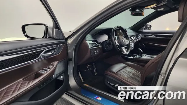 BMW 7-Series — Фото автомобиля 10