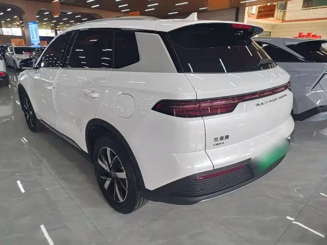 BYD Song Pro — Фото автомобиля 4