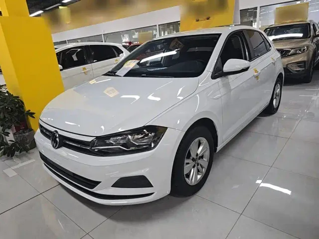 Фотография автомобиля — Volkswagen Polo
