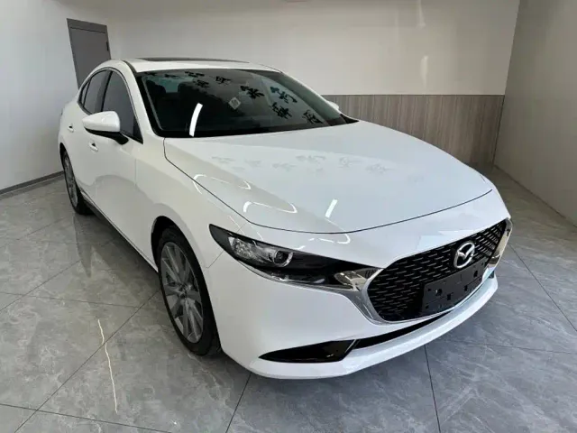 Mazda Axela — Фото автомобиля 3
