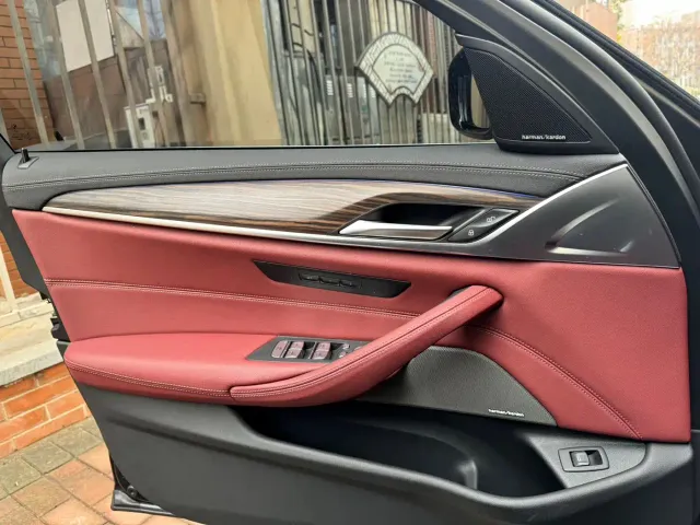 BMW 5 Series — Фото автомобиля 9