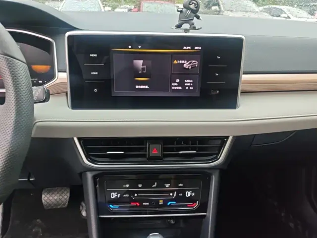 Volkswagen Tharu — Фото автомобиля 12