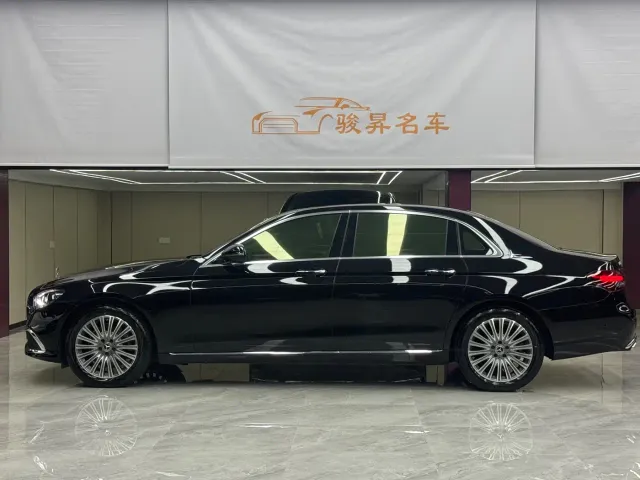 Mercedes-Benz E-Class — Фото автомобиля 8