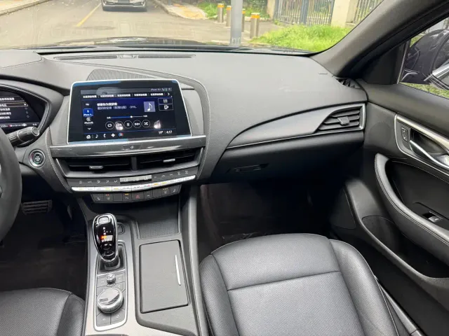 Cadillac CT5 — Фото автомобиля 17