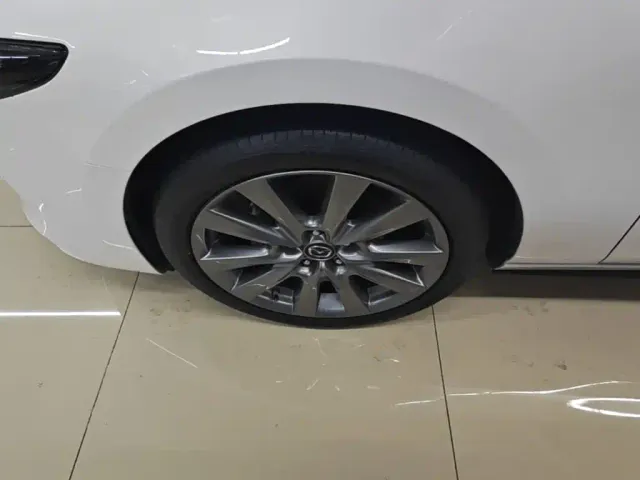 Mazda Axela — Фото автомобиля 22