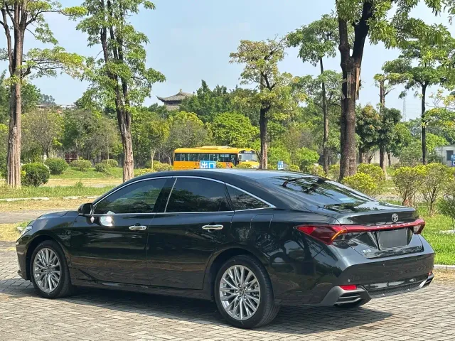 Toyota Avalon — Фото автомобиля 7