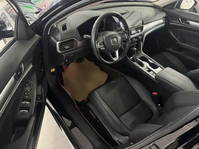 Honda Accord — Фото автомобиля 11