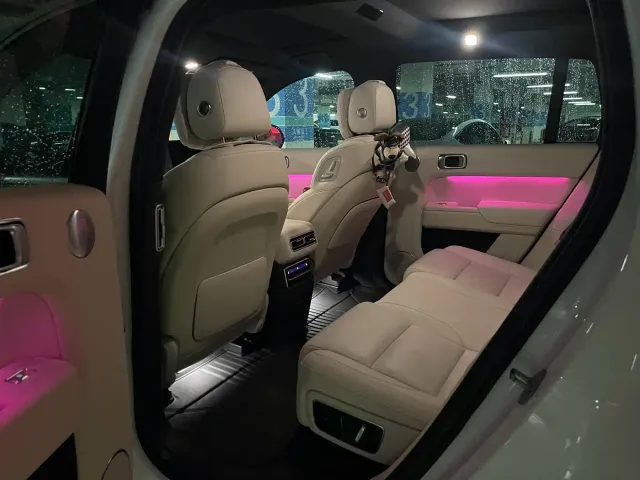 Li Auto L7 — Фото автомобиля 4