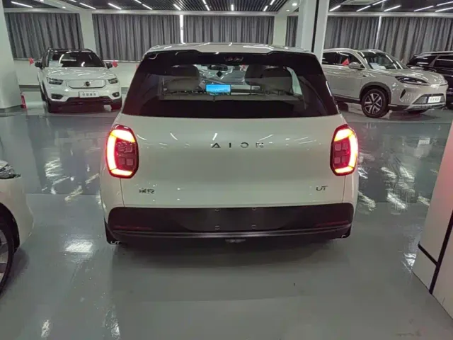 GAC Aion UT — Фото автомобиля 5