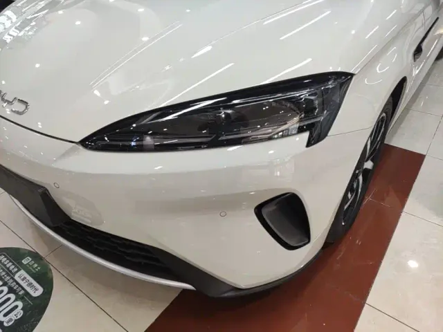 BYD Seal 07 DM-i — Фото автомобиля 23