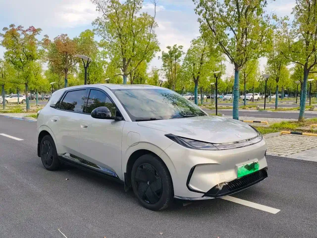 Arcfox T1 — Фото автомобиля 3