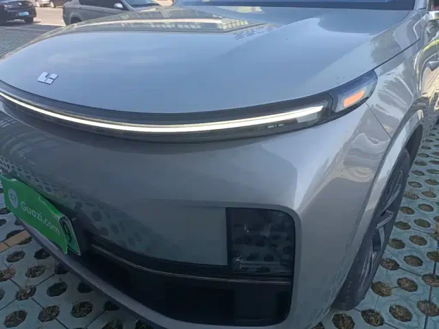 Li Auto L8 — Фото автомобиля 17