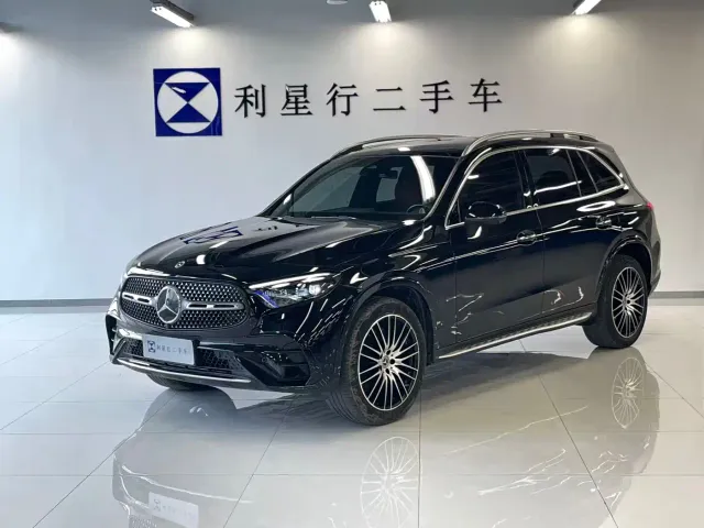Фотография автомобиля — Mercedes-Benz GLC-Class