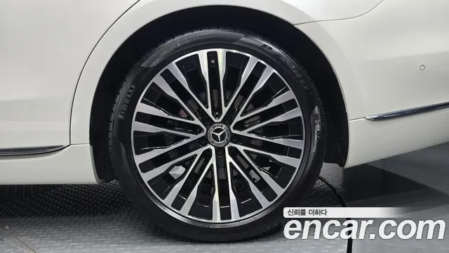 Mercedes-Benz S-Class — Фото автомобиля 20