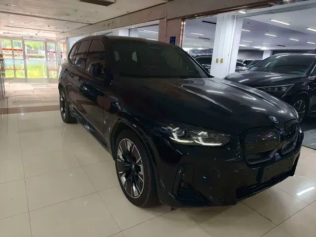 BMW BMW iX3 2023 Pioneer Type — Фото автомобиля 3