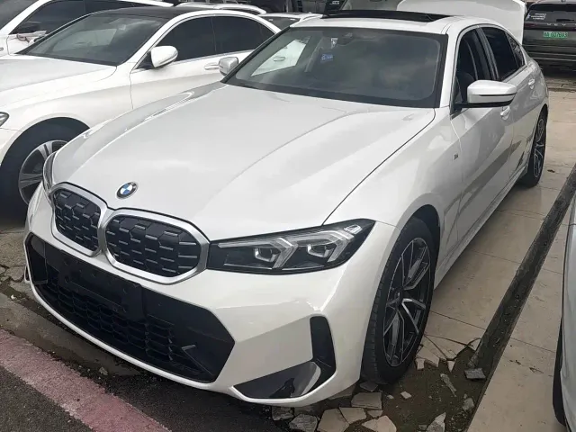 Фотография автомобиля — BMW 3 Series