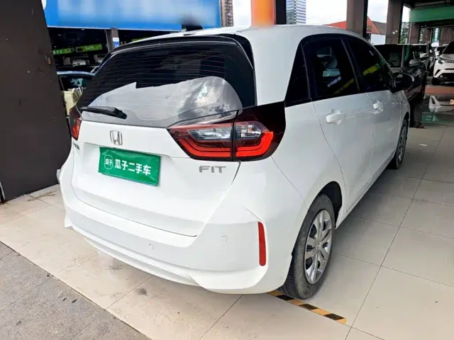 Honda Fit — Фото автомобиля 6