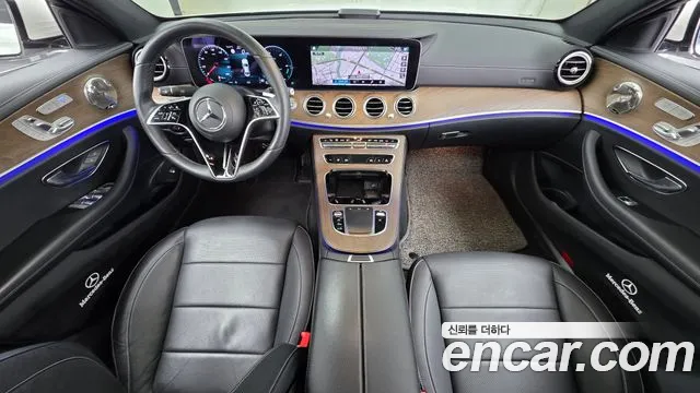 Mercedes-Benz E-Class — Фото автомобиля 4