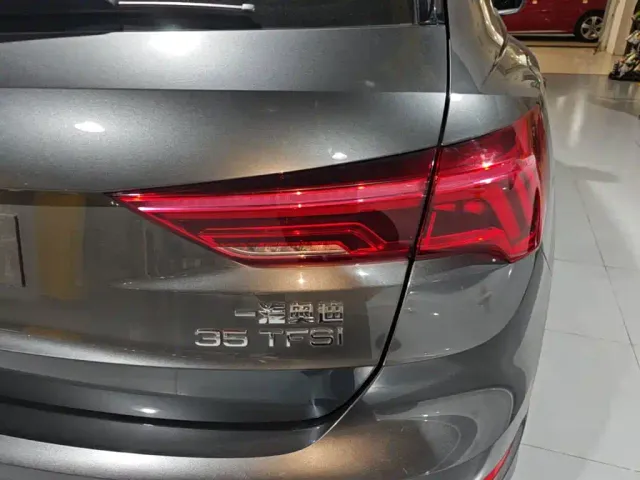 Audi Q3 — Фото автомобиля 7