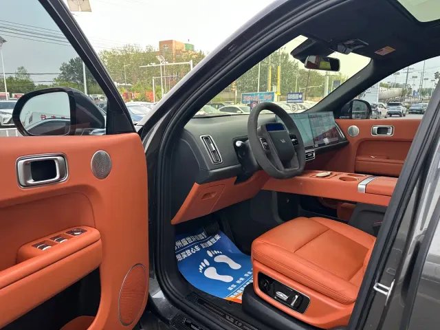 Li Auto L9 — Фото автомобиля 8