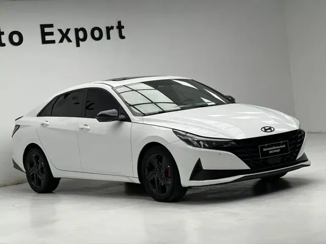 Hyundai Elantra — Фото автомобиля 3