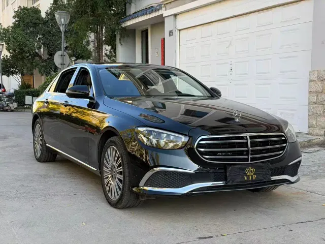 Mercedes-Benz E-Class — Фото автомобиля 3