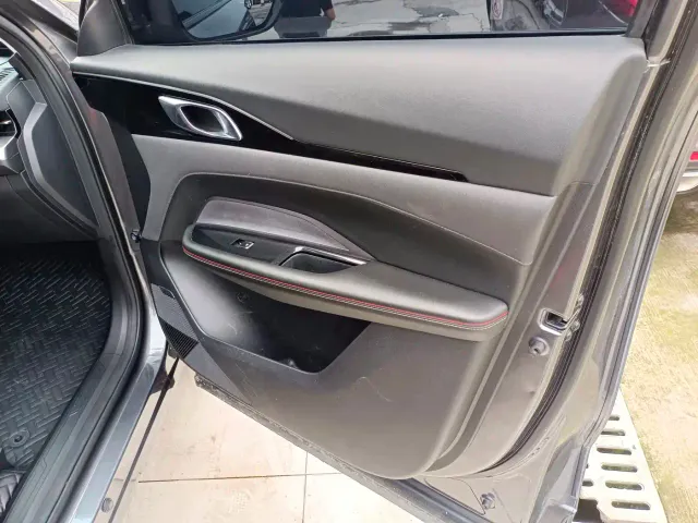 Changan Z6 — Фото автомобиля 9