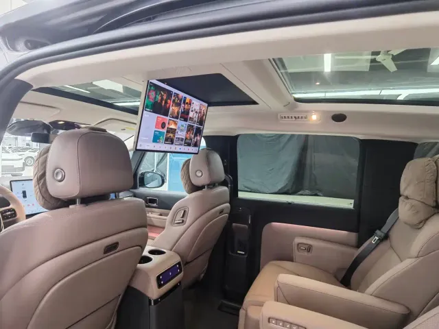 Li Auto MEGA — Фото автомобиля 11