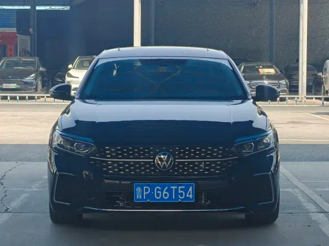 Volkswagen Passat — Фото автомобиля 2