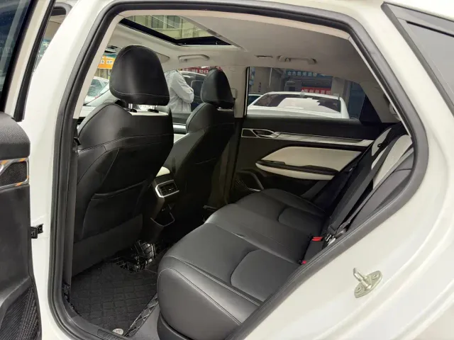 Geely Emgrand L — Фото автомобиля 12
